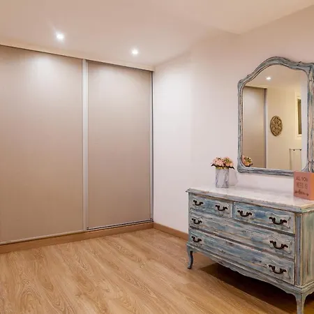 Lovely Duplex In Old Town Apartment *